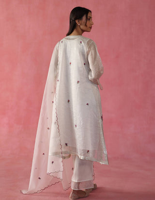 Shakkar Ivory Kurta Set by Begum Pret available on Indiaspopup.com