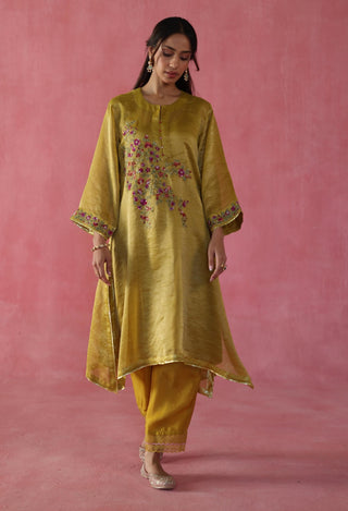 Phirni Mustard Kurta Set by Begum Pret available on Indiaspopup.com