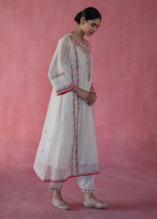 Kulfi Ivory Kurta Set by Begum Pret available on Indiaspopup.com