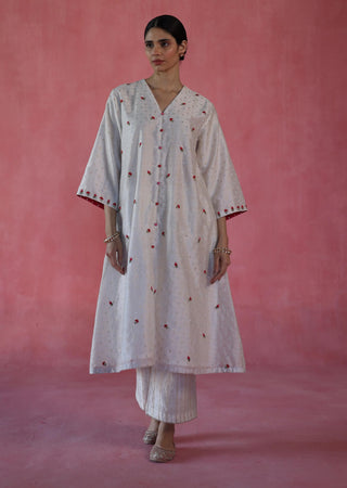 Zaafran Ivory Kurta Set by Begum Pret available on Indiaspopup.com