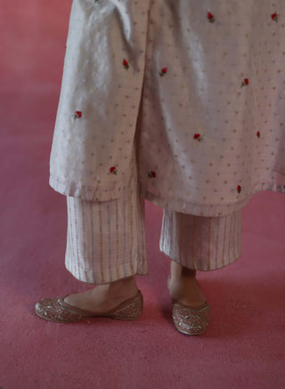 Zaafran Ivory Kurta Set by Begum Pret available on Indiaspopup.com