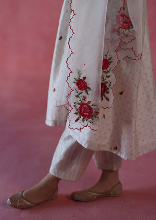 Zaafran Ivory Kurta Set by Begum Pret available on Indiaspopup.com