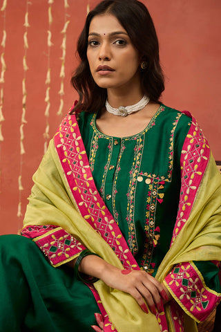Green Yukta Embroidered Kurta Set by Shivani Bhargava available on Indiaspopup.com