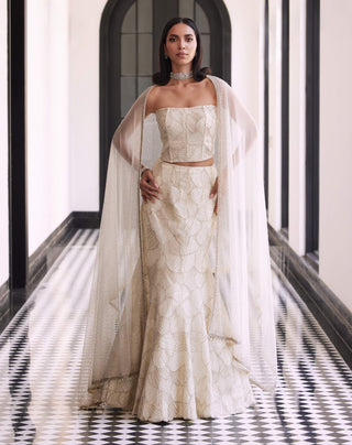 Fonysthia Ivory Lehenga Set by Charu & Vasundhara available on Indiaspopup