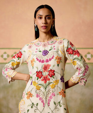Ivory floral threadwork and cutwork kurta set