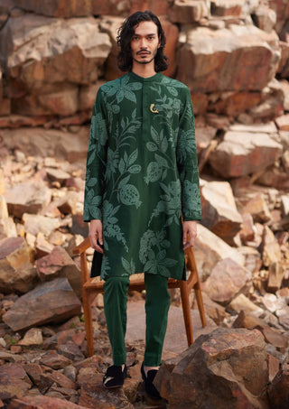 Aarav Green Kurta And Pant by Mishru Men, available on Indiaspopup.com