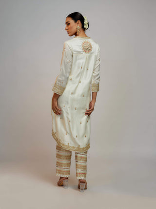Gopi Vaid-White Tahira Kurta Set-INDIASPOPUP.COM