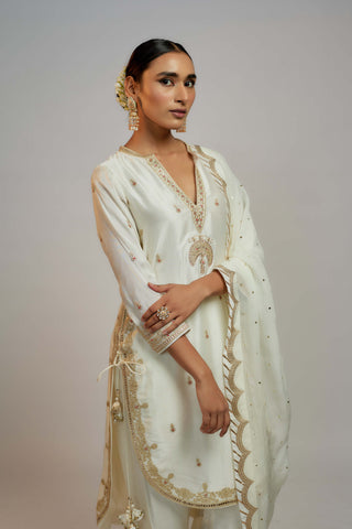 Gopi Vaid-White Tahira Kurta Set-INDIASPOPUP.COM