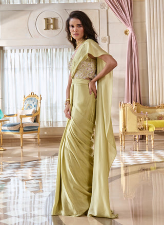 Pista corset-style blouse and sari