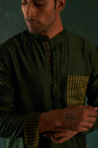 Charkhee Men-Green Chanderi Straight Kurta And Pants-INDIASPOPUP.COM