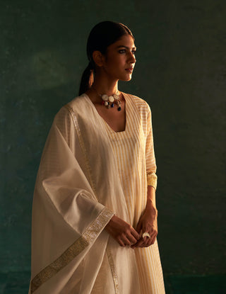 Charkhee-Off-White Gota Kurta Set-INDIASPOPUP.COM