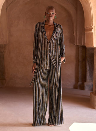 Hanan black shirt and pants