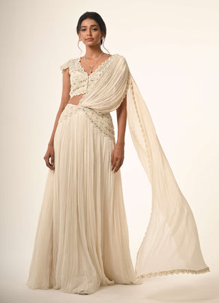 Ivory scallop blouse and gathered sari