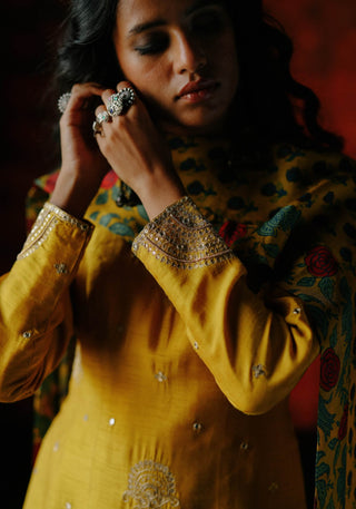 Amber Kurta And Flared Pant Set by Drishti & Zahabia available on Indiaspopup.com