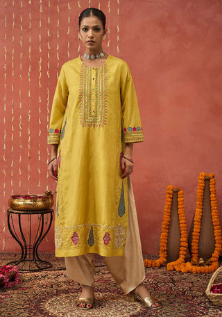 Yellow Pragaya Embroidered Silk Kali Kurta Set by Shivani Bhargava available on Indiaspopup.com