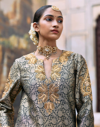 Black mrinmayi kurta set