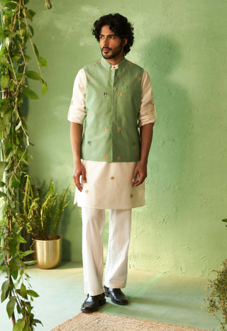 Off-white kurta and green bundi set