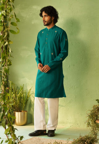 Peacock green straight full sleeved kurta and pyjamas