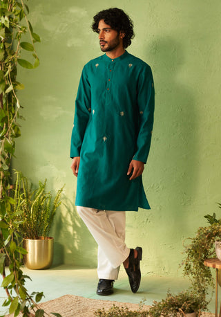 Peacock green straight full sleeved kurta and pyjamas
