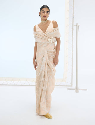 Peach harper sari and unstitched blouse