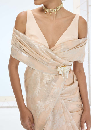 Peach harper sari and unstitched blouse