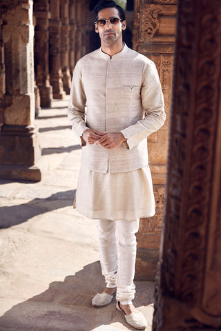 Ivory Handloom Iconic Wing Pocket Bundi And Kurta Set by Matsya Men available on Indiaspopup.com