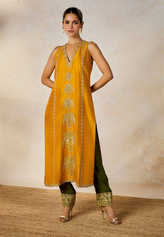 Ochre aam panna kurta set