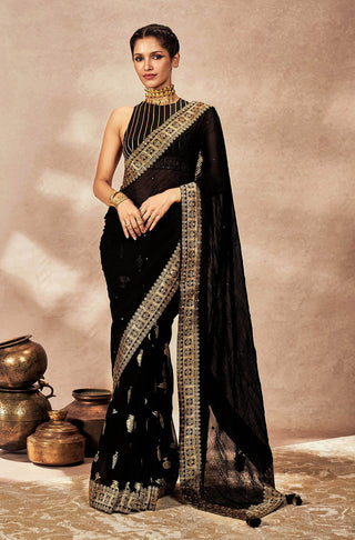 Black Potters Touch Crushed Sari And Blouse by House Of Masaba, available on Indiaspopup.com