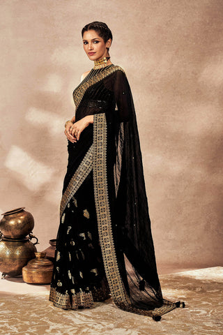 Black Potters Touch Crushed Sari And Blouse by House Of Masaba, available on Indiaspopup.com