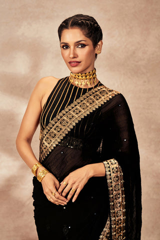 Black Potters Touch Crushed Sari And Blouse by House Of Masaba, available on Indiaspopup.com