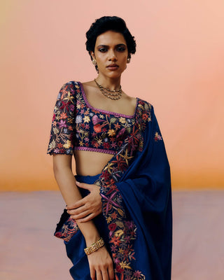 Vida navy blue sari set