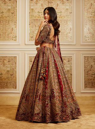Nayyara multi lehenga set