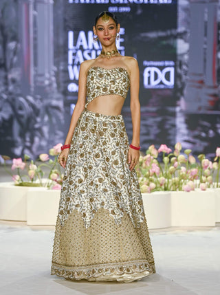 Aasma Off-White Embroidered Choli And Lehenga by Payal Singhal available on Indiaspopup