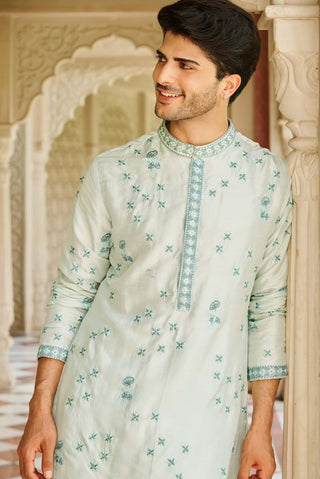 Dilbar pale green kurta and pants