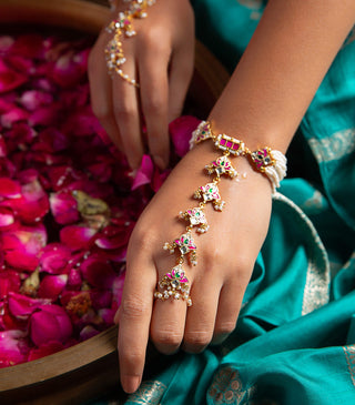 Adita Red And Green Kundan Hathphool by Preeti Mohan available on Indiaspopup.com