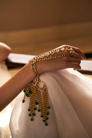 Pravi Red And Green Kundan Hathphool by Preeti Mohan available on Indiaspopup.com