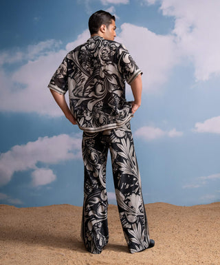 Noir Printed Shirt And Pant by Nikita Mhaisalkar Men available on Indiaspopup.com