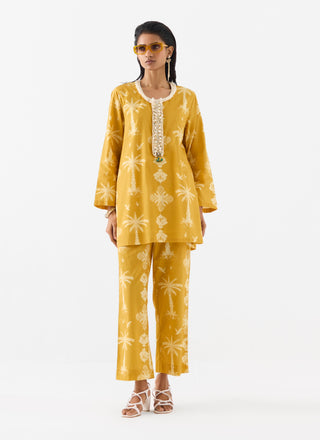 Cabana Short Kurta And Pants by Studio Rigu available on Indiaspopup.com