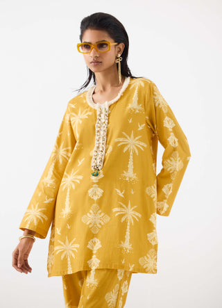 Cabana Short Kurta And Pants by Studio Rigu available on Indiaspopup.com