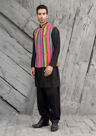 Chhavvi Aggarwal Men-Black Chanderi Kurta And Bundi Set-INDIASPOPUP.COM
