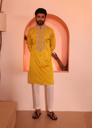 Shreyansh Designs-Yellow Aain Kurta And Pants-INDIASPOPUP.COM