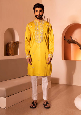 Shreyansh Designs-Yellow Aain Kurta And Pants-INDIASPOPUP.COM