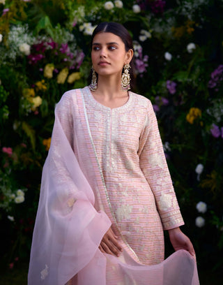 Light Pink Silk Chanderi Kurta Set by Shyam Narayan Prasad, available on Indiaspopup.com