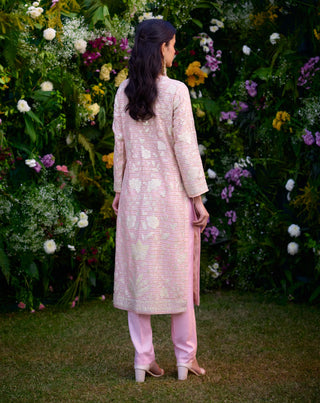 Light Pink Silk Chanderi Kurta Set by Shyam Narayan Prasad, available on Indiaspopup.com