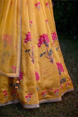 Spectra Yellow Printed Lehenga Set by Shyam Narayan Prasad, available on Indiaspopup.com