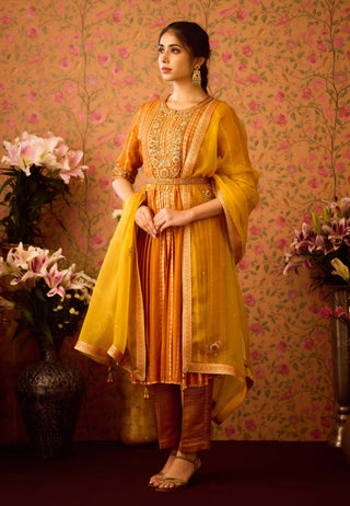 Gold Yellow Mustard Kurta Set by Shyam Narayan Prasad available on Indiaspopup.com