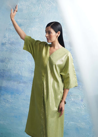 Sheen Green Kurta Set by Charkhee, available on Indiaspopup.com