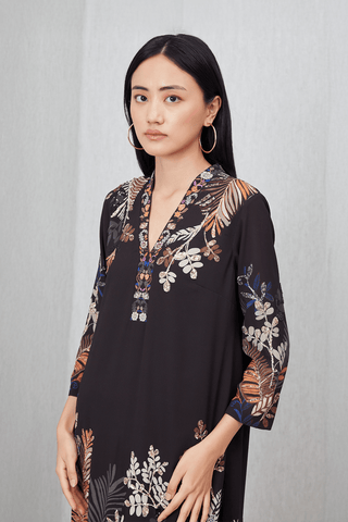 Virelle black tunic and dupatta