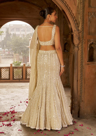 Golden Jashna-E-Dill Lehenga Set by Nidhika Shekhar available on Indiaspopup.com