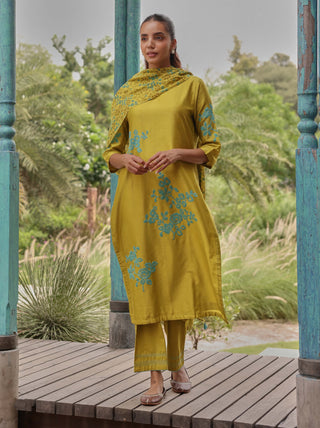 Ochre applique kurta set